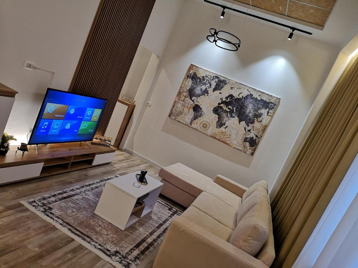New Modern In The Center Of Apartment