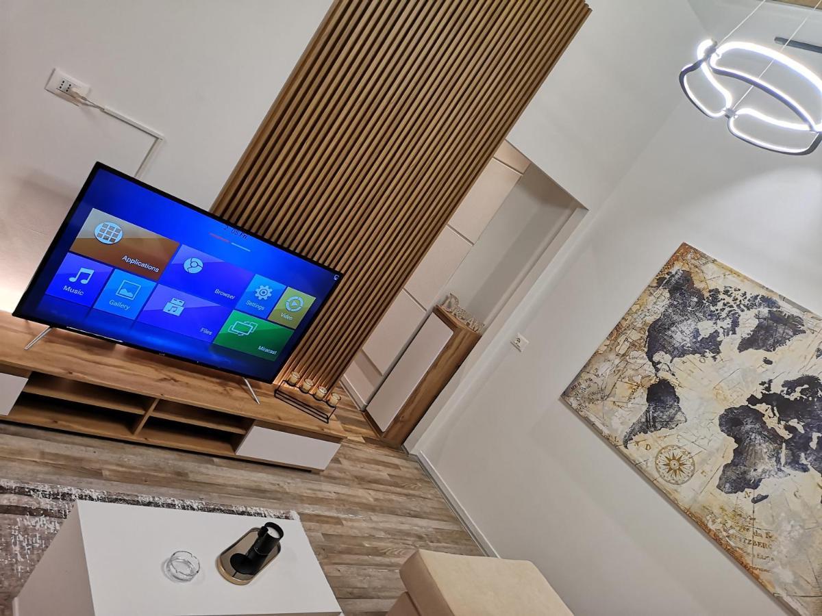 New Modern In The Center Of *