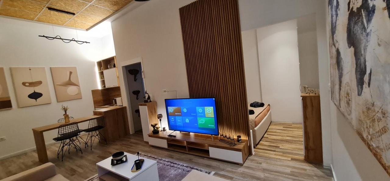 New Modern In The Center Of Apartment *