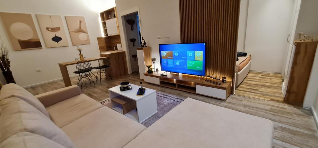 New Modern In The Center Of